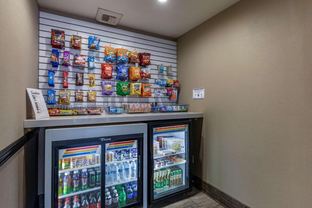 Best Western Plus Las Vegas West Екстериор снимка